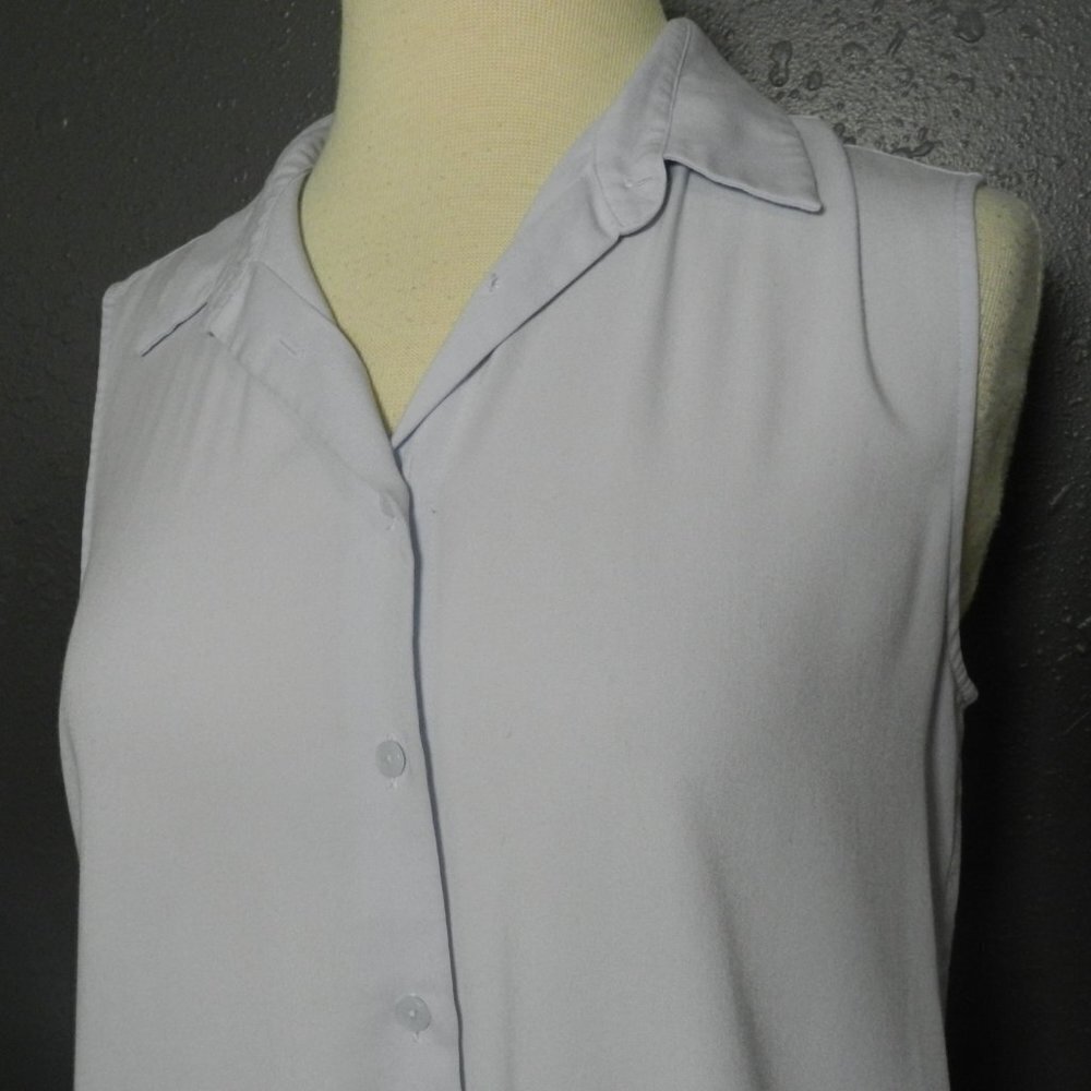 Uniqlo Womens Light Blue Sleeveless Summer Collared Button Down Shirt Size Small - Picture 4 of 9